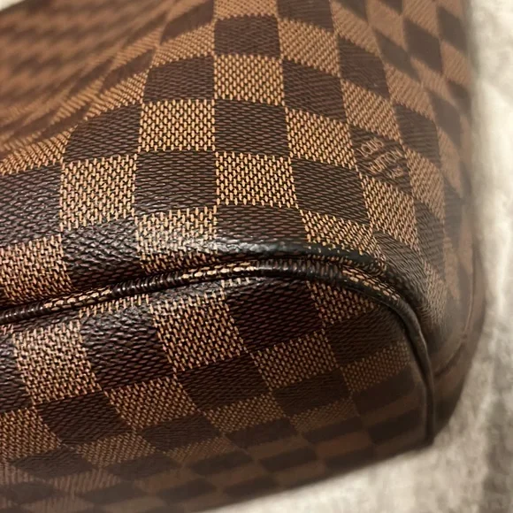 Louis Vuitton Neverfull MM - Picture 4 of 14